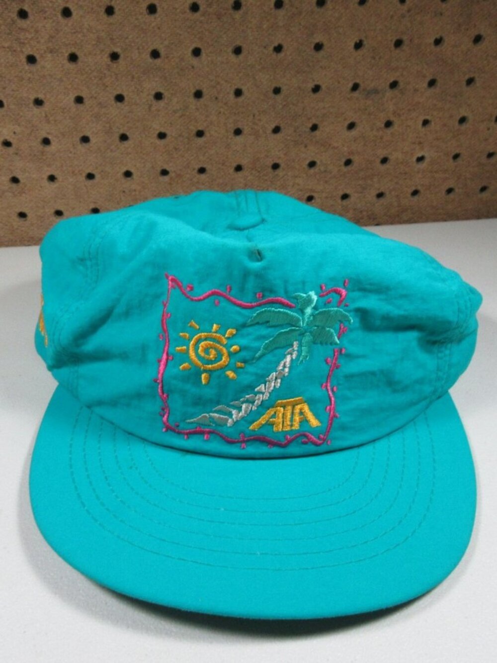 Vintage Halo mens colorful ATA Hawaiian Palm snapback hat OS